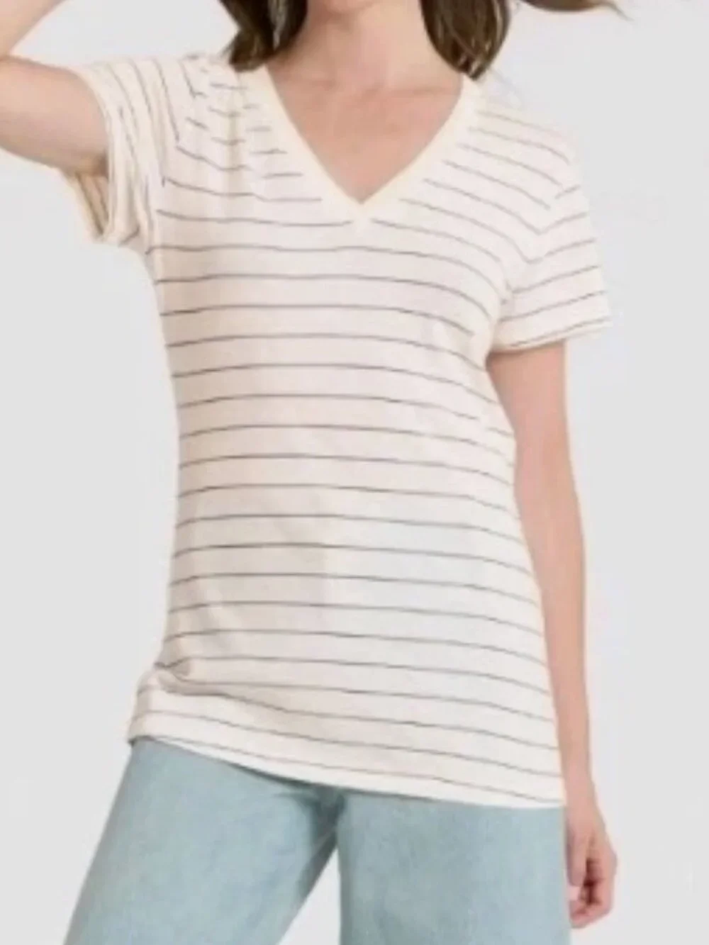 Universal Thread Women's Short Sleeve V-Neck Shirt White W/Navy Stripes - XXL